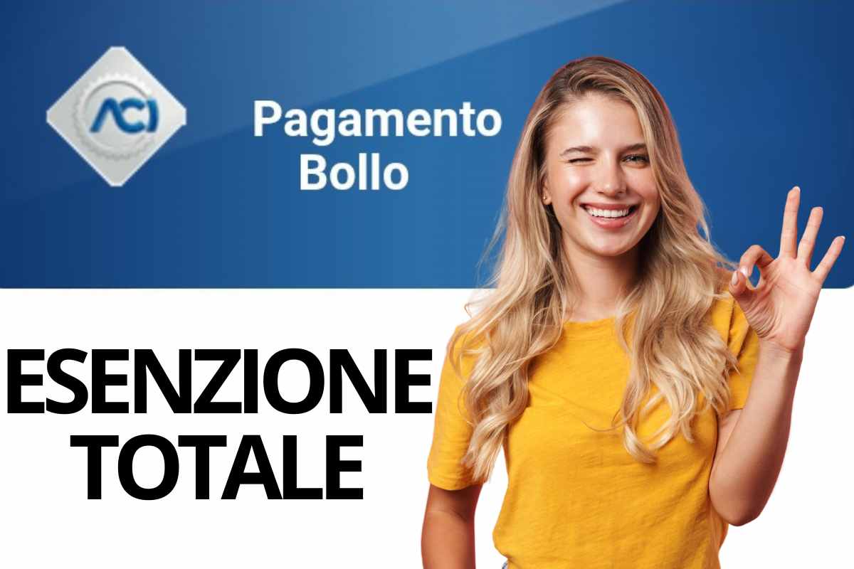 Donna fa ok davanti alle scritte pagamento bollo ed esenzione totale